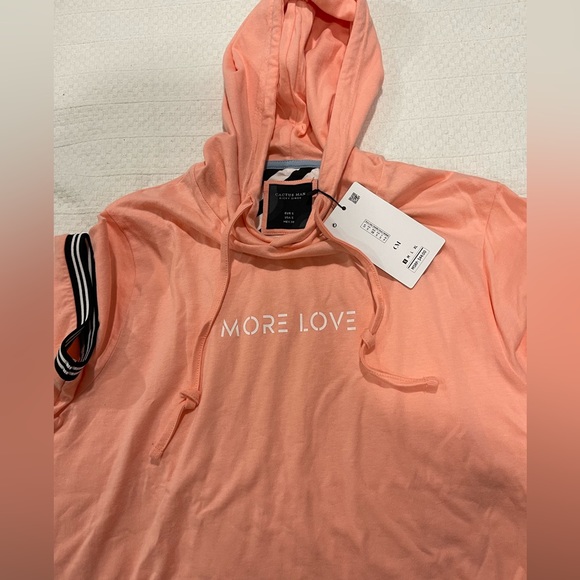 New hooded tshirt pale pink peachy salmon color - Picture 7 of 7